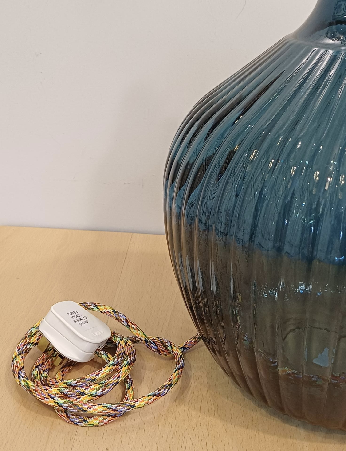 Blue lamp in recycled glass, decorative ridged effect - Image 3